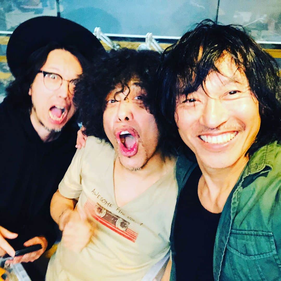日野賢二のインスタグラム：「JINO guest ON AIR w/Taiji and Joe ●Inter FM897『love on music』 ●18th APR （SAT）9pm  https://www.interfm.co.jp/loveonmusic?date=202004042100」