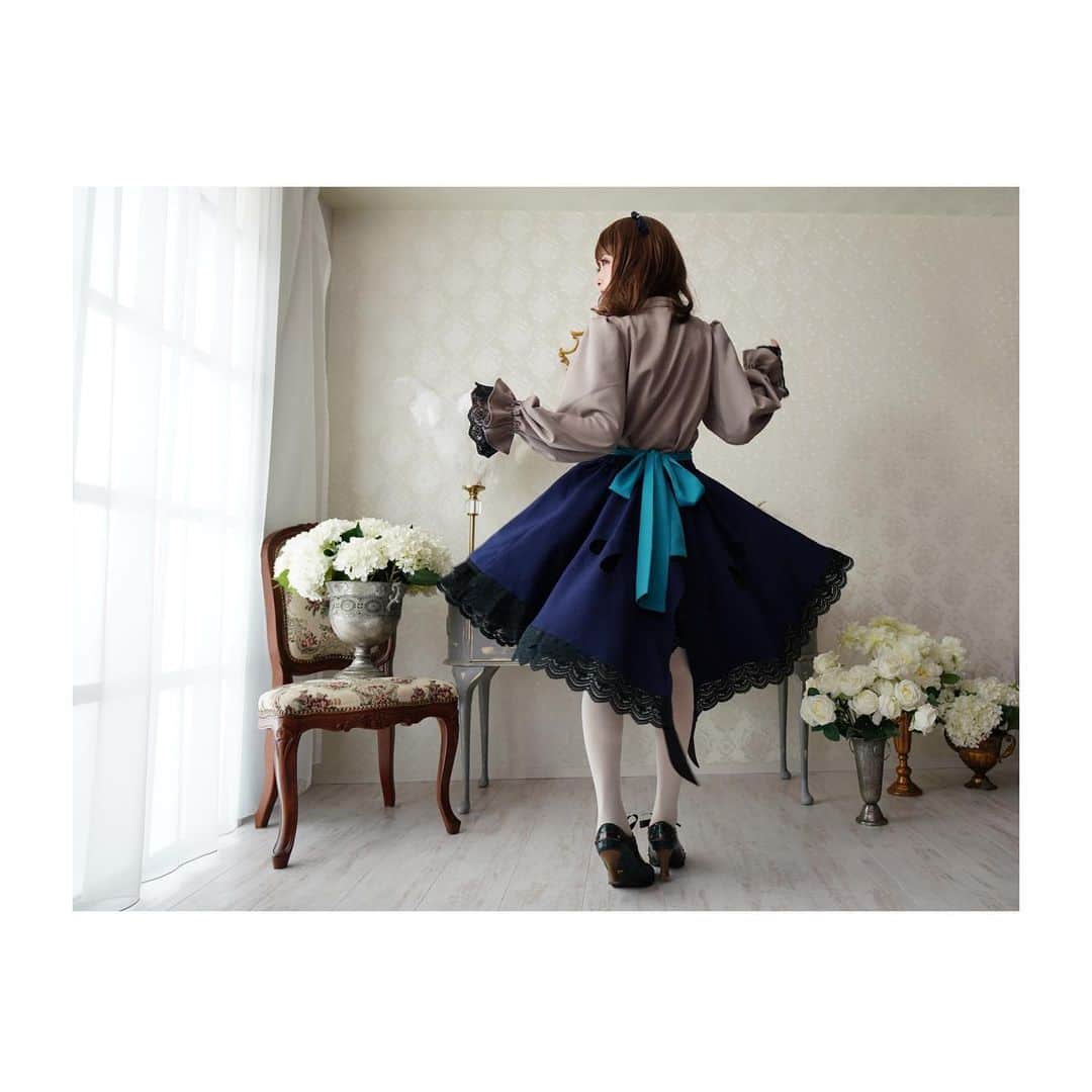 ワンピース専門店 Favoriteさんのインスタグラム写真 ワンピース専門店 Favoriteinstagram バタフライモチーフのミディアム丈スカート Http Favorite One Co Jp Ffai005navy