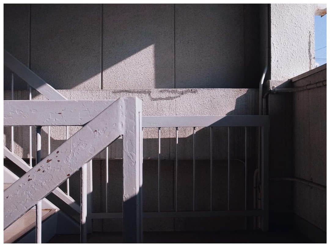 spatulaのインスタグラム：「・ 「だから何…と言う美学」 ・ ・ GRⅢ📸 ・ ・ (￣^￣)ゞビゴッ★」