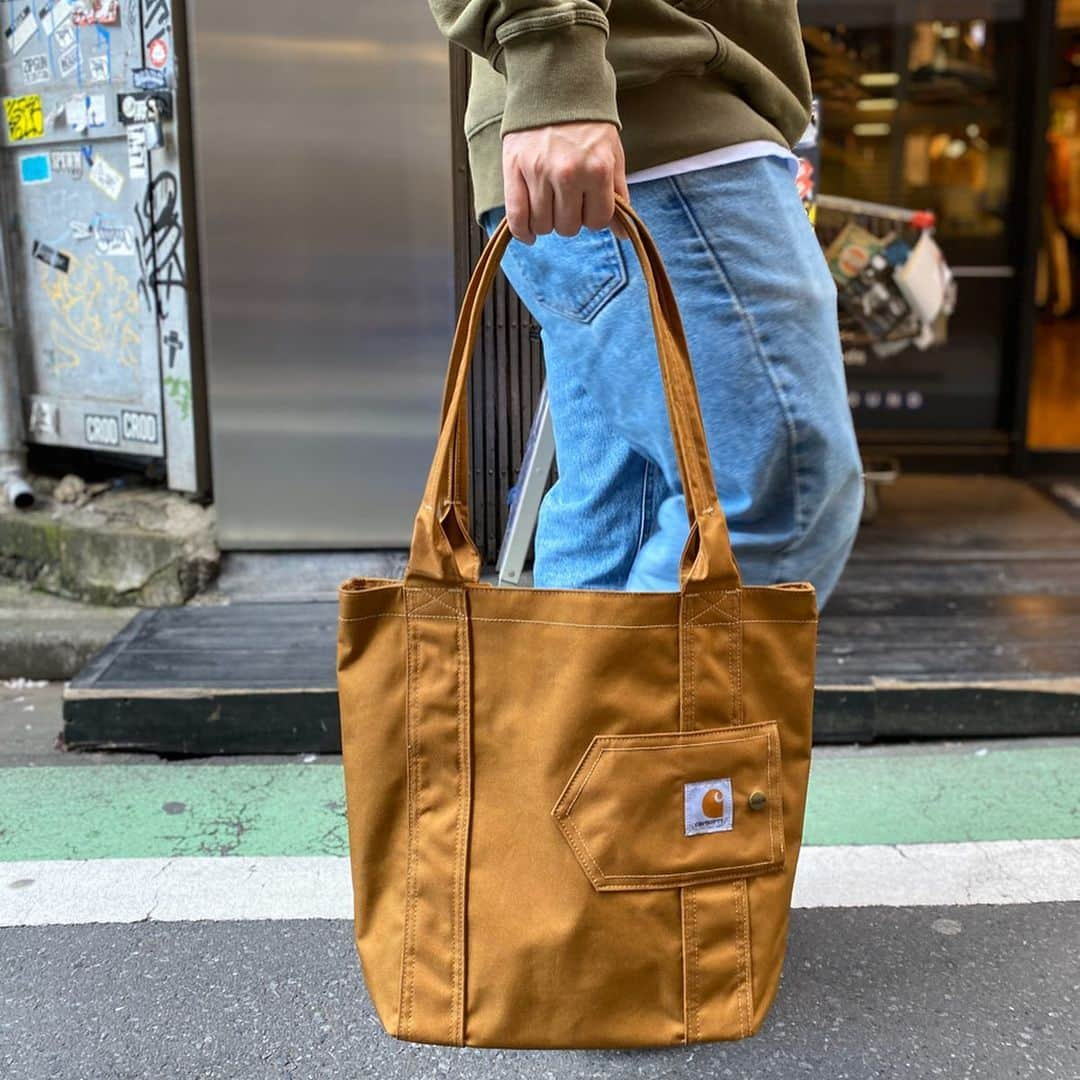 GROW AROUNDさんのインスタグラム写真 - (GROW AROUNDInstagram)「carharttからトートBAGの入荷です🛠 内ポケット付きで使いやすいです🔥 #carhartt #growaround」4月6日 15時48分 - growaround