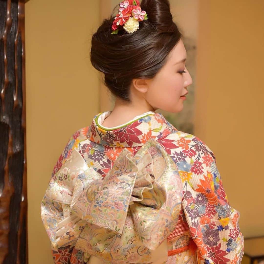 松丘雪那のインスタグラム：「. 過去の写真掘り返し始める。笑 . また撮影したいなぁ！ . コロナの収束を心から願います。 . . . . . #model #me #kimono #shooting #itwasfun #コロナウイルスが早く終息しますように #モデル　#タレント　#松丘雪那　#着物　#和風　#メイク　#美容　#振袖　#収録　#打ち合わせ　#頑張る」