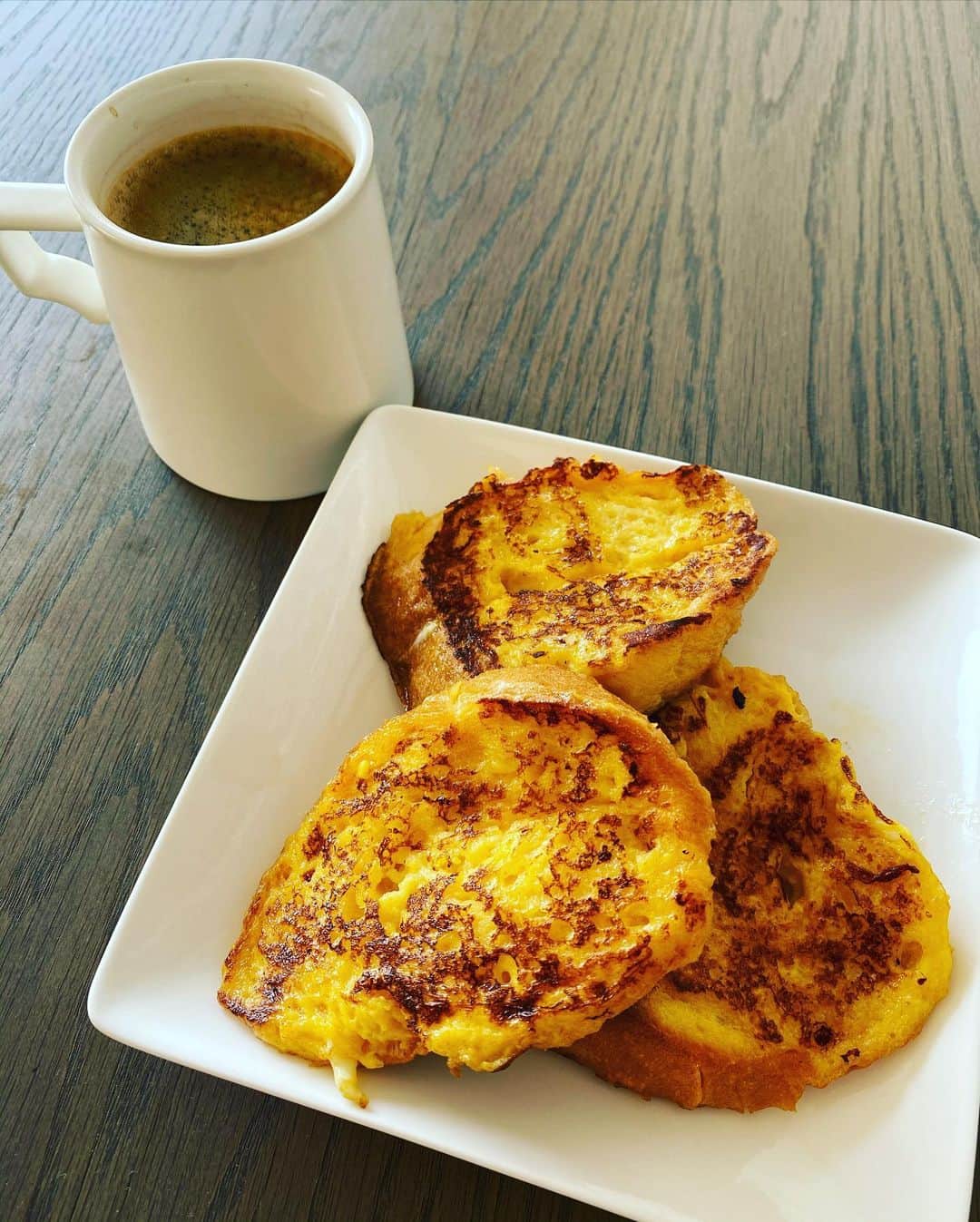 田中雅美さんのインスタグラム写真 - (田中雅美Instagram)「旦那さんがフレンチトーストを作ってくれた！！ ・ ・ 美味しい♡ ・ ・ なぜか月曜の朝。笑 ・ ・ #フレンチトースト #なぜか月曜の朝 #早起きしてた　笑 #突然に #美味しいよ」4月6日 22時10分 - tanakamasami_official