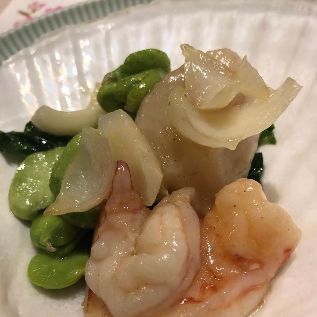 内山高志さんのインスタグラム写真 - (内山高志Instagram)「特にする事もないんで、先日行った銀座の中華 「やまの辺」  もう美味いしかいいようがない‼️ またすぐ行きたい😆  #銀座 #中華 #やまの辺　さん #さすが #有名料理人 #旨すぎる #ワイン」4月6日 16時55分 - takashikod