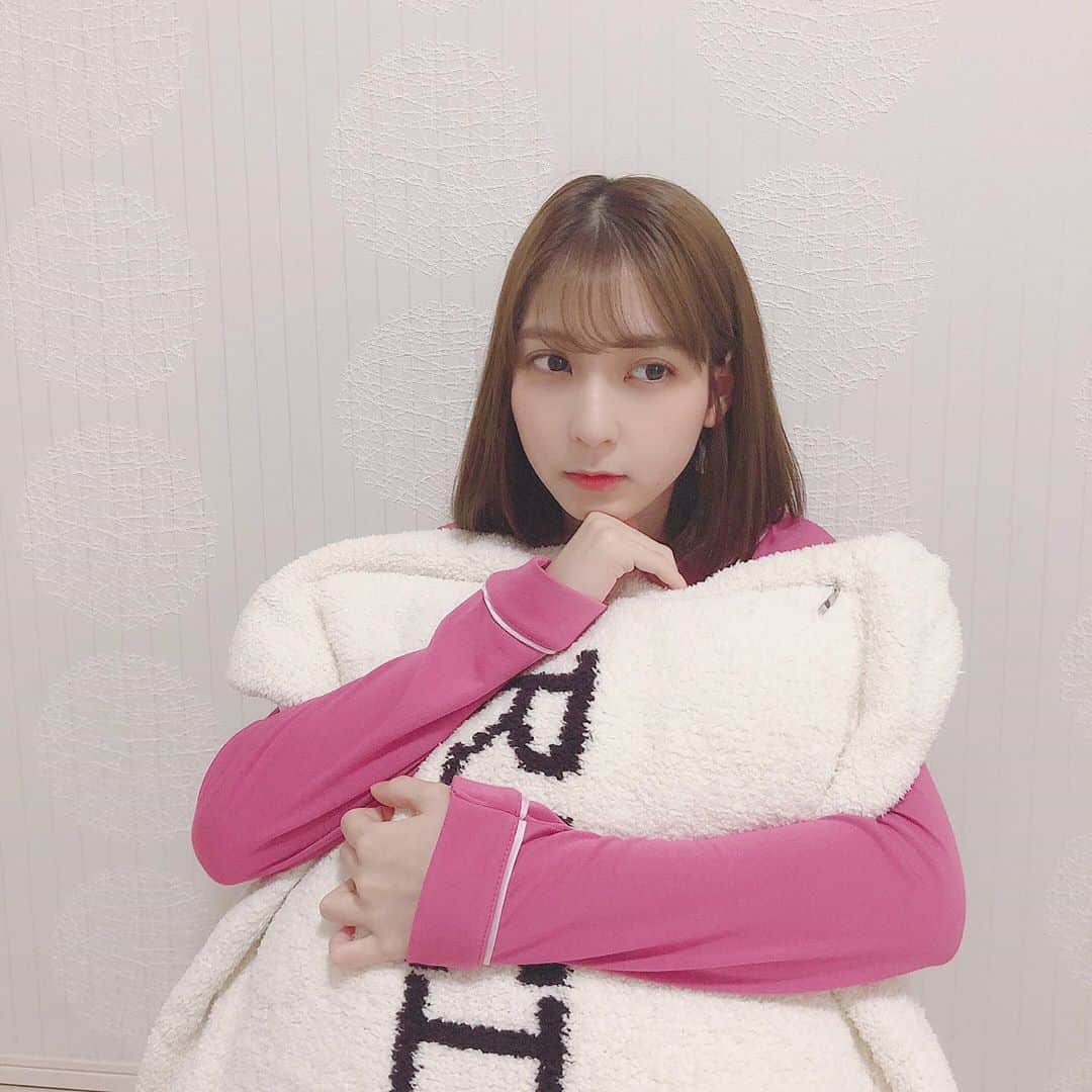 松岡菜摘のインスタグラム：「. . まったりしすぎて ぼけーっとしてる🥺 . #おうちじかん .」