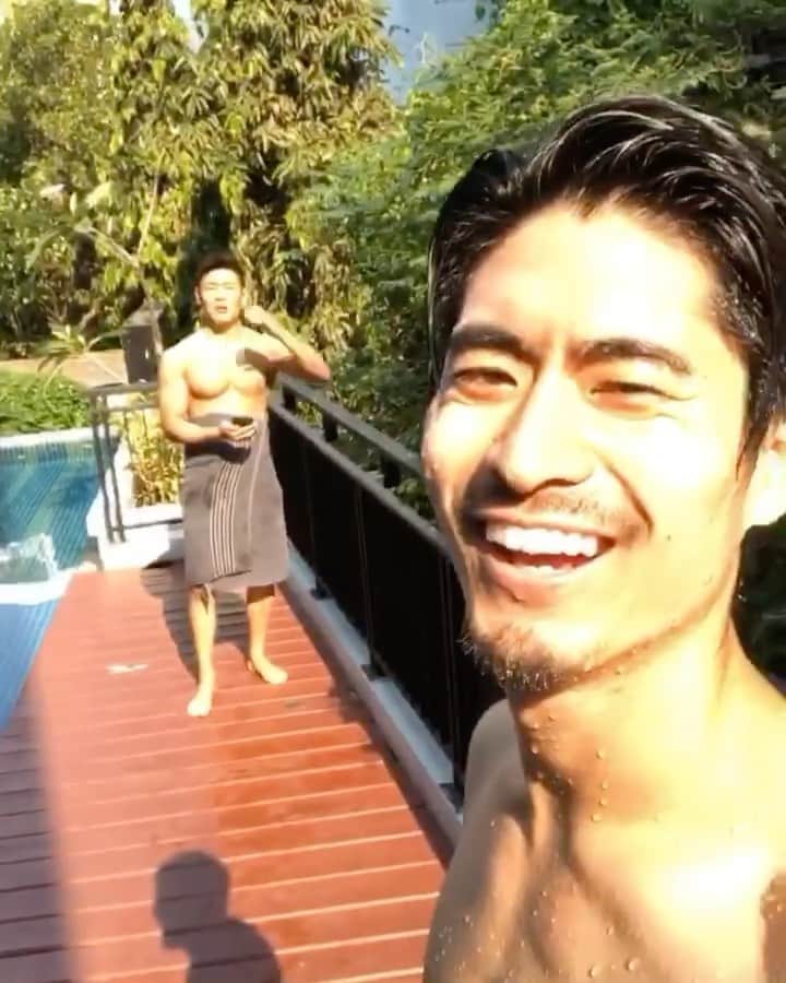 Kensukeのインスタグラム：「Wanna go back to that time 😢  That's when I was never imagined something like this would happen  I hope the coronavirus situation to go away #はよ御苑でチルしたい　#quarantine」