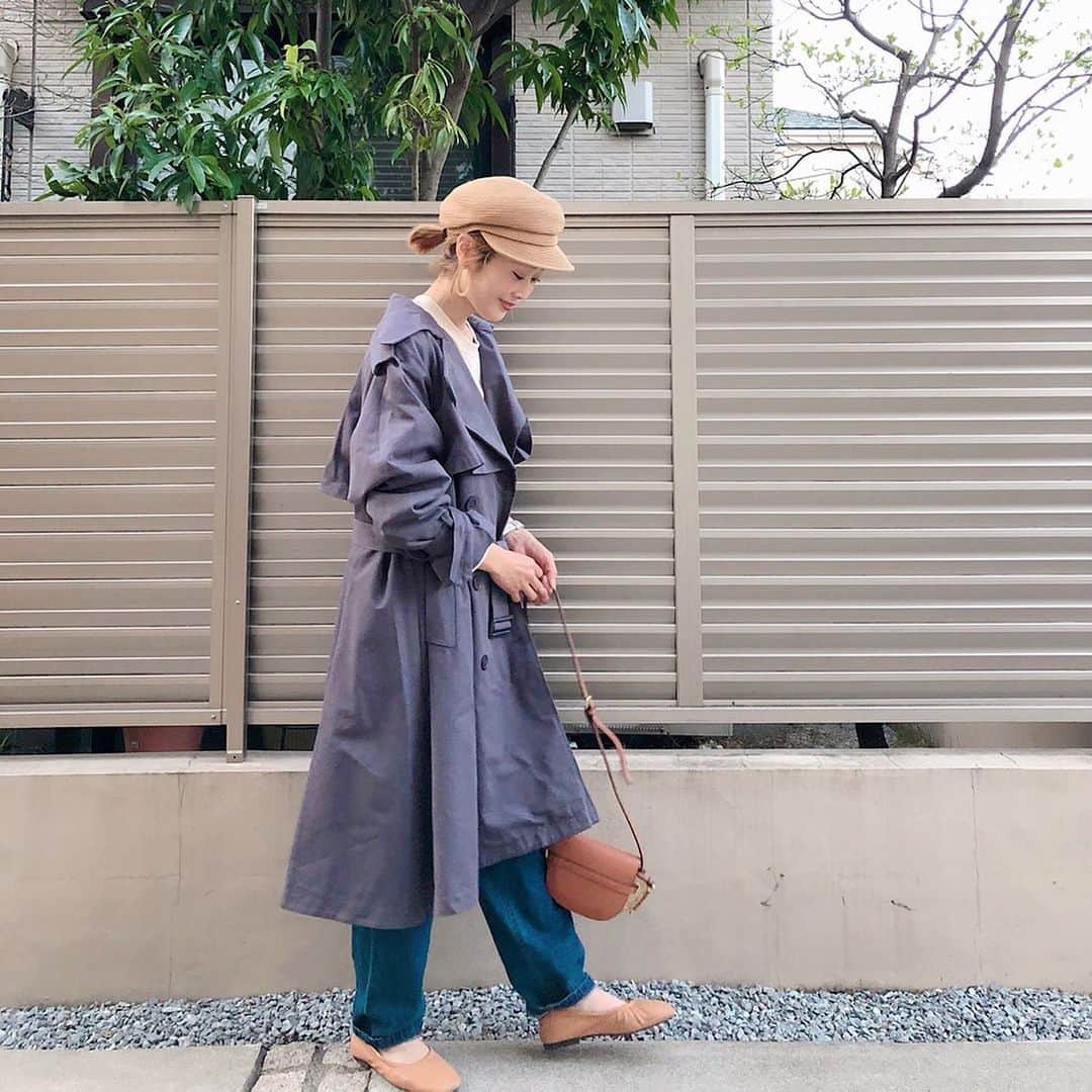 Kikuno Sayumiさんのインスタグラム写真 - (Kikuno SayumiInstagram)「〻trench coat 〻 ・ ・ ・ @koh.style のトレンチコート𓂃 ・ これ、オーバーサイズで可愛い♡♡ ・ クーポンコード sayumikikunoで4月から3ヶ月間1人1回限り20％OFFになるよ✨良かったらチェックしてみてね👌 ・ ・ デニムは#ベルテッドプリーツジーンズ 👖形が可愛くて柔らかい生地で履きやすい◎ ・ trench coat▶ @koh.style tops▶ @mite__official bottoms▶ @uniqlo_ginza shoes▶ @mode_robe_official ・ ・ ・ #ファッション#コーデ#ママ#ママコーデ#プチプラコーデ#大人カジュアル#大人可愛い#春コーデ#ママリファッション#シンプルコーデ#ゆるコーデ #158cmコーデ #UNIQLOコーデ #ママリ#locari #産後コーデ#授乳コーデ#kohstyle#kohstyling #uniqloginza2020ss #UNIQLO2020ss #UNIQLO新作#広がれユニクロの輪#ユニクロパンツ族#ユニクロきれいめ部 #ユニデニ」4月6日 19時58分 - sayumikikuno