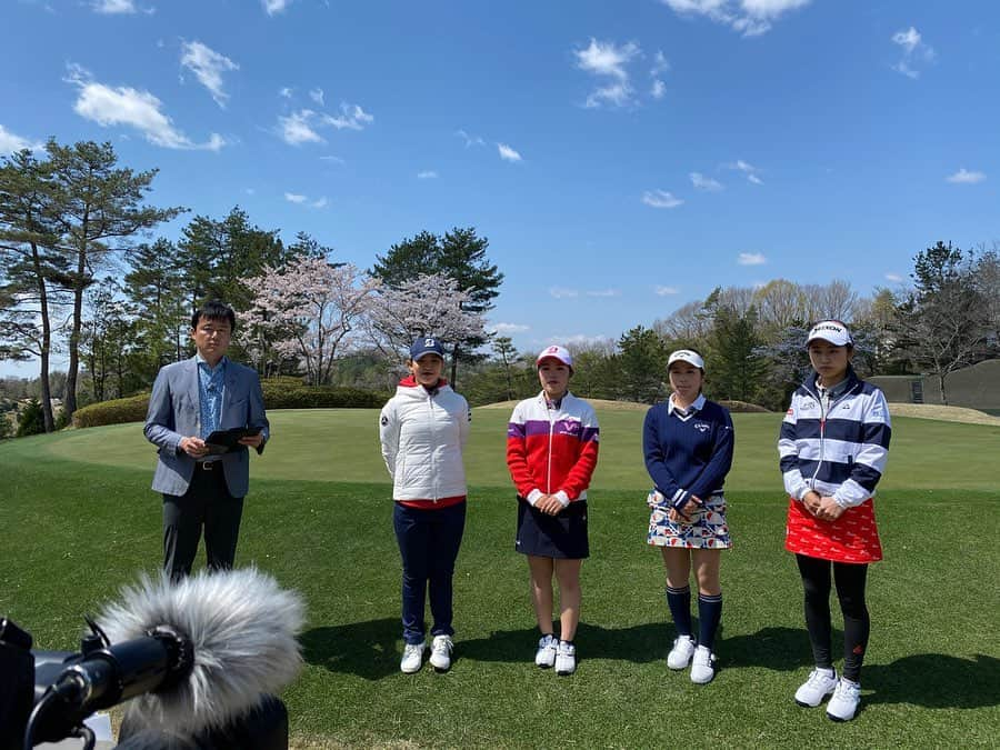 吉田有里さんのインスタグラム写真 - (吉田有里Instagram)「「スタジオアリス女子オープン特別編」✨撮影でした📸 放送日時は、 2020/4/12(日)  15:00~16:25 全国ネットにて放送されます😳 ・ みんな違う超高難易度のチャレンジ企画に挑戦したり、4人で力を合わせて挑戦したり…😶 3ホールですが、2対2でマッチプレーもしました👍 真剣勝負で見応えたっぷりなので是非みてくれると嬉しいです😳♥️ よろしくお願いします♥️ ・ ・ #スタジオアリス特別編  #プラチナ世代」4月6日 20時13分 - yuri_yoshida__