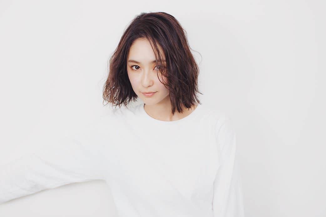 のインスタグラム：「いつかのcelsus✂︎ また行けるように🙏🏻 久しぶりに仕上げ巻いてもらって新しい気持ちだった🌷  #hair#new#haircut#fashion#Shibuya#2020#celsus#playfortheworld」