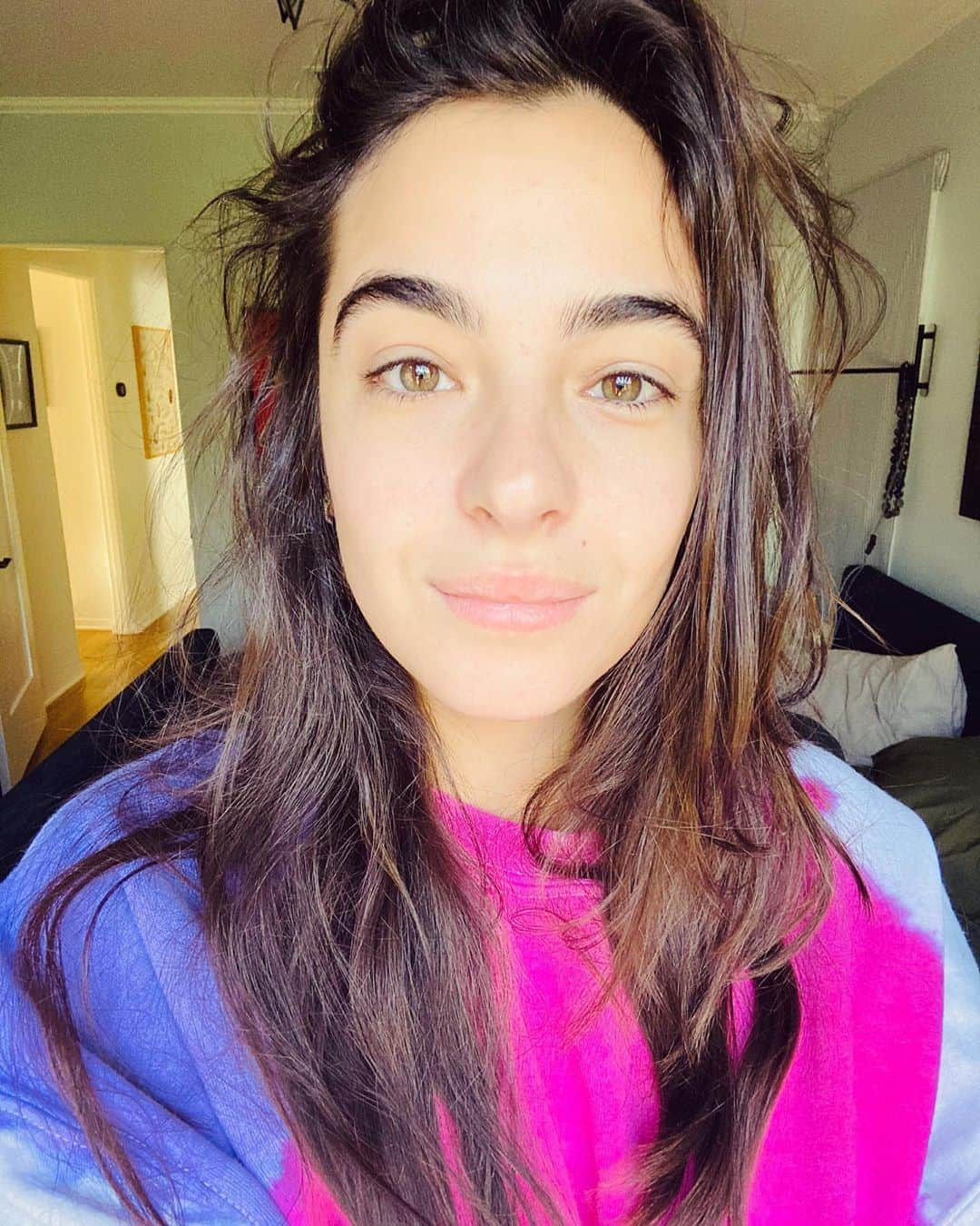 アラナ・マスターソンのインスタグラム：「I’m so busy in this quarantine. Just got back from the salon. Thanks @jaydiola 🌈 #iwokeuplikethis」