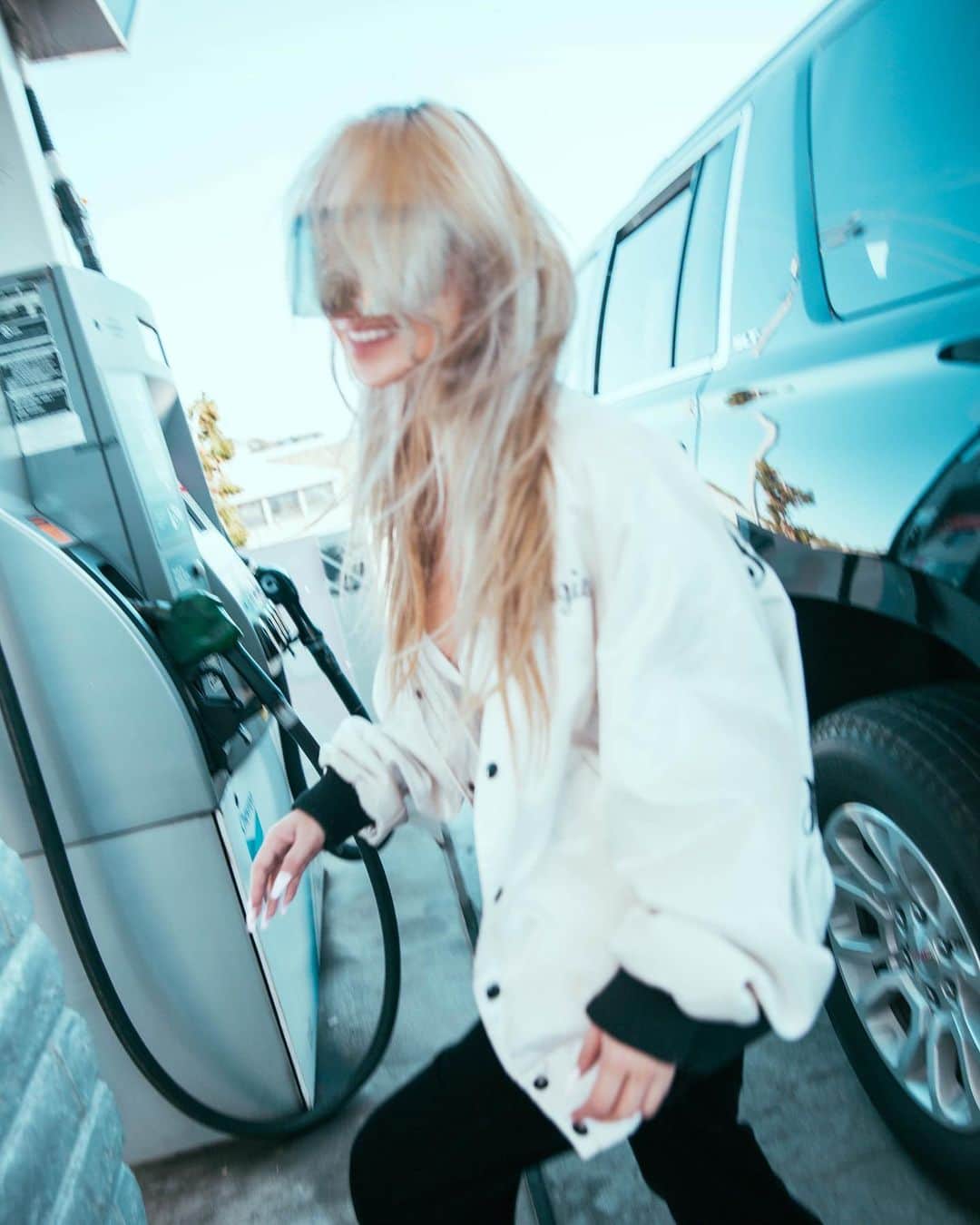 MARISのインスタグラム：「🙏🏾🌍　#stayhome」