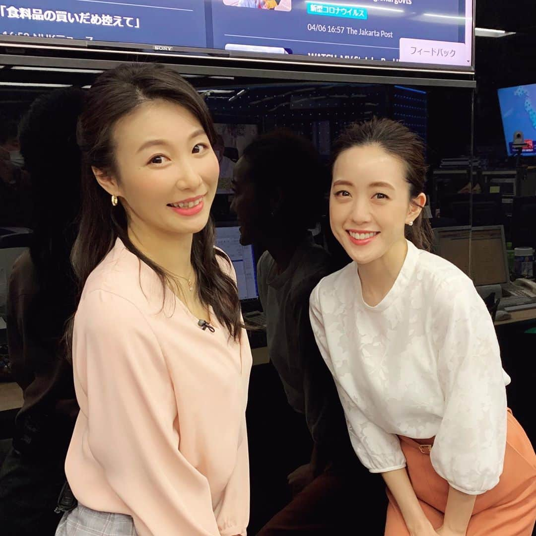 島津久美子さんのインスタグラム写真 - (島津久美子Instagram)「今日は#tbsニュースワイド デビューでした* #古谷有美 アナウンサーと一緒に2時間番組をやらせていただきました👭🎀* * 2人体制だと、ひとつのニュースやお天気に関しての対応や考え方が異なり、勉強になる上、スタジオ展開も様々でワクワクしました😊 * 更に‼︎同じ#88世代 で、半端ない透明感と美しさの古谷アナ😍とデビューでき‥私は幸せです💕 * あっという間の2時間ですが、ワイドニュースならではのお伝え方ができるよう担当日🎤頑張りますね✨ * #tbsnews #tbs #tbsアナウンサー #フリーアナウンサー #アナウンサー #ニュース番組 #島津久美子 #新年度 #デビュー #古谷アナ #憧れの先輩 #キラキラ女子 #顔の大きさが全然違う #🤣 #newscaster」4月6日 22時46分 - kumiko_shimazu