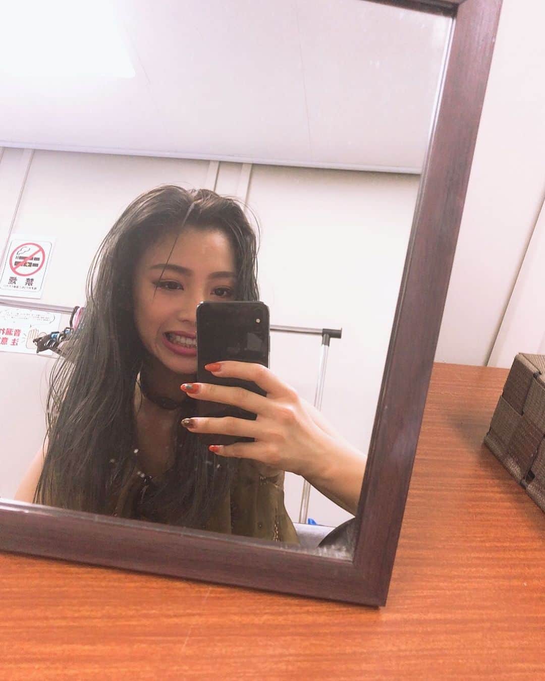 のインスタグラム：「今は我慢やな😬 写真なさすぎて去年の夏のやけど。 はやく夏来てほしいー。 あと前髪伸びてほしいー。」