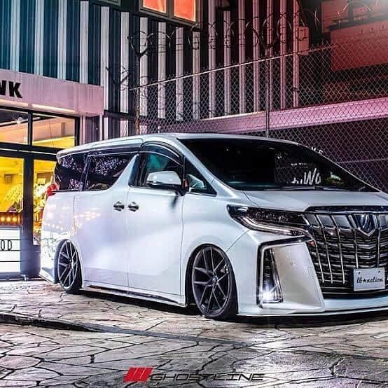 Wataru Katoさんのインスタグラム写真 - (Wataru KatoInstagram)「Liberty walk自由に歩く！！！ LB★NATION TOYOTAアルファード　BODY KIT🙂  Liberty walk❎espritコラボbody kit😊 アルミはliberty walk lbwk アルミ😊  @libertywalkkato @toyota @toyota_jp @esprit_premiere  #libertywalk#esprit #toyota#libertywalkkato#bodykit#アルファード #アルファード30後期 #lbworks#airrexsuspension #yokohamatire#ltmw#tnpchina #china🇨🇳 #japan #東京オートサロン#大阪メッセ#wagon」4月6日 23時22分 - libertywalkkato