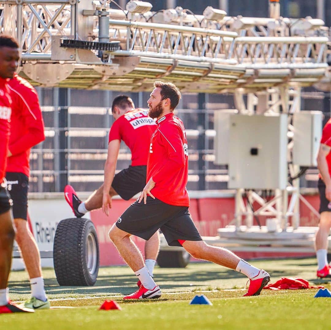 マルコ・ヘーガーのインスタグラム：「#happy to be #back in #training @fckoeln 😍 #effzeh #köln #restart #fun #team #addiction #mh6 #liebedeinestadt #stayathome」