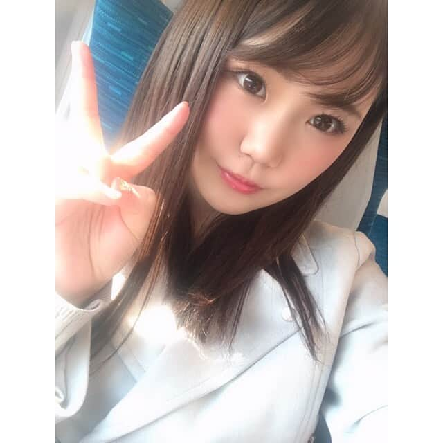 持田栞里のインスタグラム：「. 名古屋大阪撮影会でした！ こんな時期に対策をして来てくださってありがとうございます😢❤️ . . . #撮影会#大阪#名古屋 #ありがとうございました ♡」