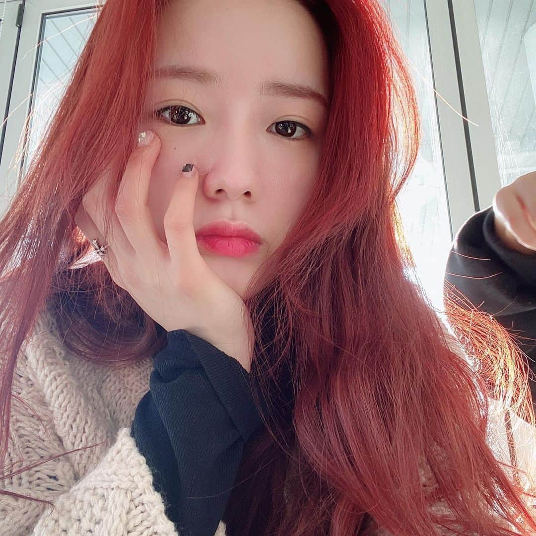 ユン･ボミさんのインスタグラム写真 - (ユン･ボミInstagram)「Look❤️」4月7日 0時12分 - __yoonbomi__