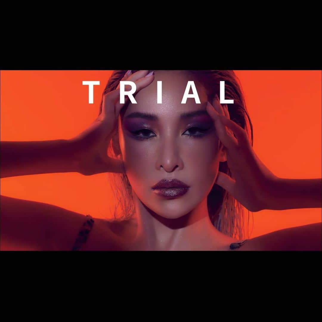 エルヴァ・シャオのインスタグラム：「你看的到 我已做到 I made my mom proud #nakedtruth」