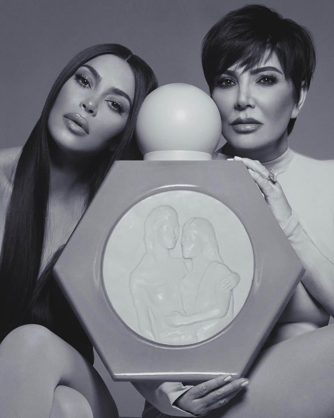 キム・カーダシアンさんのインスタグラム写真 - (キム・カーダシアンInstagram)「My mom @krisjenner and I are so excited to announce the launch of KKW x KRIS, our first ever @kkwfragrance collaboration. A woody, white floral fragrance with the freshness of freesia, creamy white gardenia and tuberose at the heart - I know you will love wearing it as much as I do. ❤️ In support of families and children affected by the COVID-19 crisis, we will be donating 20% of profits from ALL sales of KKW FRAGRANCE from April 15th - May 5th to @blessingsinabackpack, an organization that provides food on the weekends for children across America who might otherwise go hungry. — Shop #KKWxKRIS ‪Wednesday, 04.15‬ ‪at 12PM PDT‬ at ‪KKWFRAGRANCE.COM‬.」4月7日 1時00分 - kimkardashian