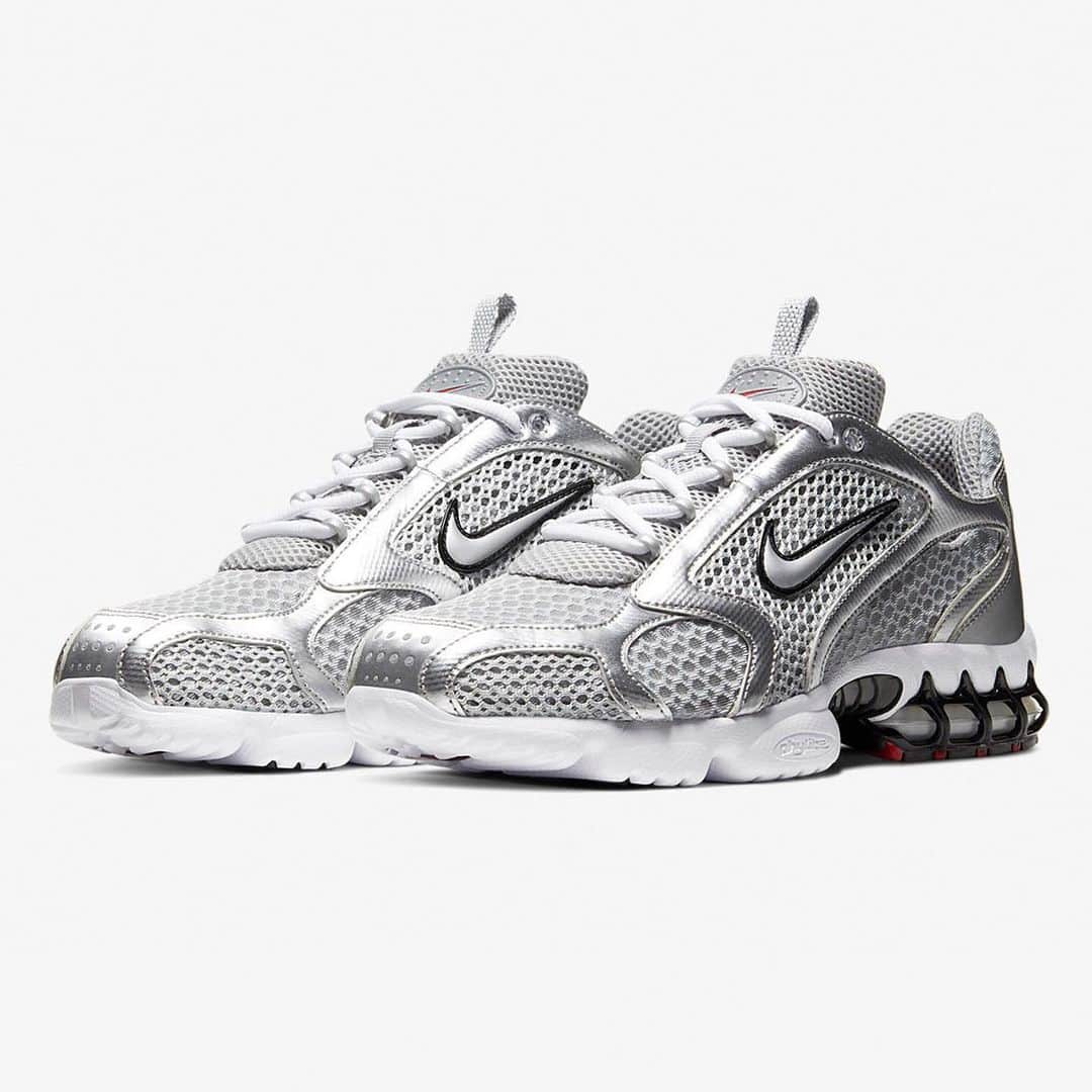 HYPEBEASTさんのインスタグラム写真 - (HYPEBEASTInstagram)「@hypebeastkicks: @nike has returned to the archival Air Zoom Spiridon Caged 2 for two new releases. Paying tribute to the silhouette’s 2000s origins, the sneaker comes in its OG “Smoke Grey” and “Track Red” colorways, and is slated to arrive at @end_clothing on April 13. Head tot he link in our bio for more details.⁠⠀ Photo: END.」4月7日 1時11分 - hypebeast
