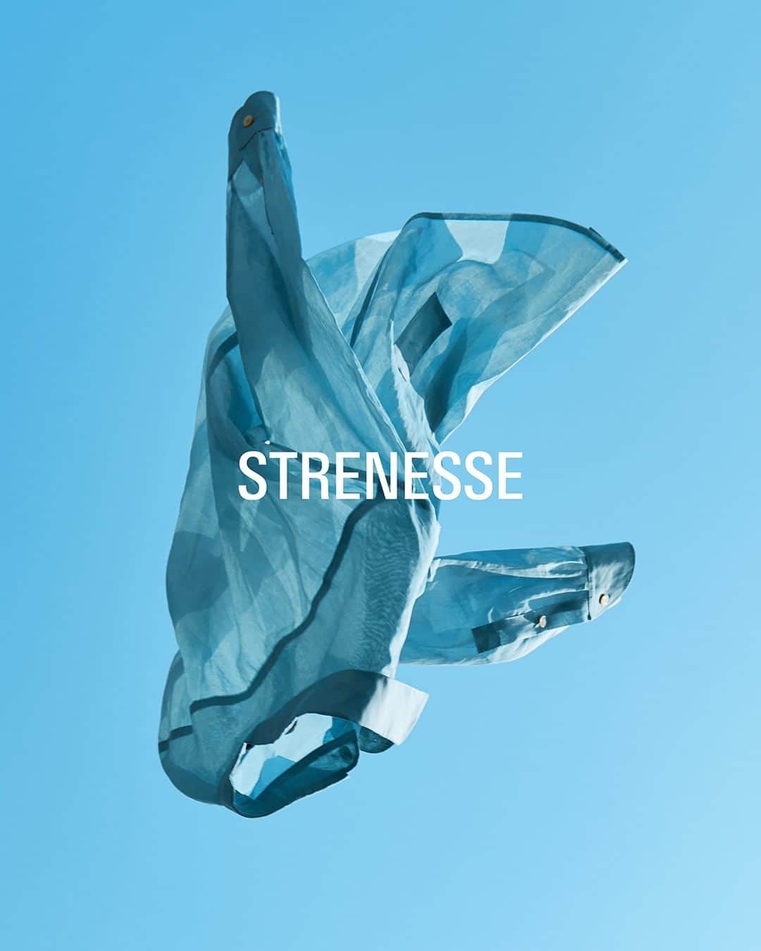ストラネスさんのインスタグラム写真 - (ストラネスInstagram)「Up into the sky.⁠ ⁠ ⁠ ⁠ #strenesse #iamiconic #staypositive #stayhome #staysafe #elegant #timeless #clean」4月7日 1時15分 - strenesse