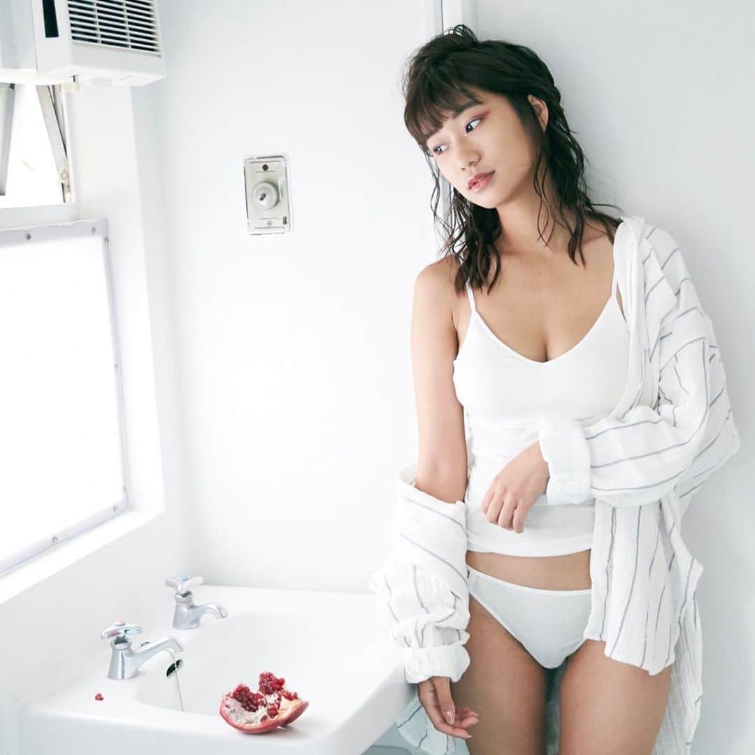 ななせ結衣のインスタグラム：「早くまた作品撮りしたいなあ‪( •̥ ˍ •̥ )‬♡ . 撮影したくてうずうずしてる🤢 . .. #gravure #selfie #sexyhot  #萌  #japanesegirl #性感  #เซ็กซี่ #คอสเพลย์  #偶像 #셀카 #셀피 #셀스타그램  #코디 #스타일링 #패션스타그램  #데일리 #데일리룩 #패션 #화이팅 #일상 #팔로우  #性感睡衣 #女内衣 #时装模特儿 #性感内衣 #巨乳 #asianbeauty」