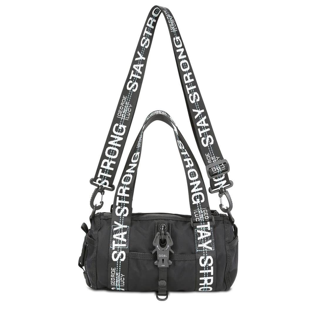 ジョージジーナ&ルーシーのインスタグラム：「With our S/S20 collection we released a new shape. The bag is called “Roll R Girl” and available in two different colorways which one do you prefer? 🖤🤎 Please stay safe and healthy guys. #staystrong • By the way our 22% discount code is still online 🤫 Just use “Sendinglove” during the check out and save 22% on everything.  #georgeginalucy #gglsquad」