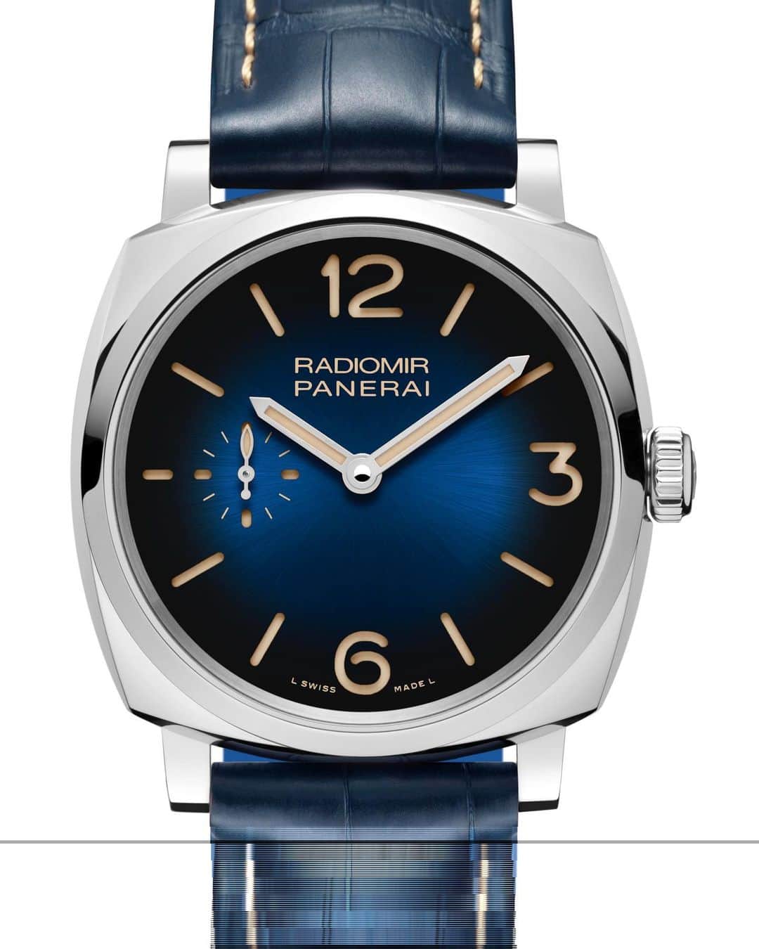 パネライのインスタグラム：「One of two limited editions that will be releasing this spring. This is the #Panerai #PAM1144 42mm Radiomir 1940’s Mediterraneo with gradient blue sunburst dial. Limited to only 245 pieces and retailing for $7,900. This piece is powered by the P.1000 3 Day manual wind movement displayed through a sapphire case back with wave like etchings on the back.」