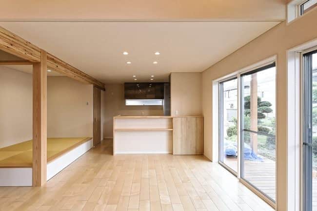 新進建設さんのインスタグラム写真 - (新進建設Instagram)「#和コーナー を#リビング の一角に設けました。段差を利用し、#引出し収納 も設えています。  #注文住宅 #神奈川 #新進建設 #インテリア #和モダン #自然素材 #ナチュラル #空間 #建築 #マイホーム #interior #architecture #japanesemodern #naturalhome #livingroom #myhome #myhouse」4月7日 16時10分 - shinshinhomes