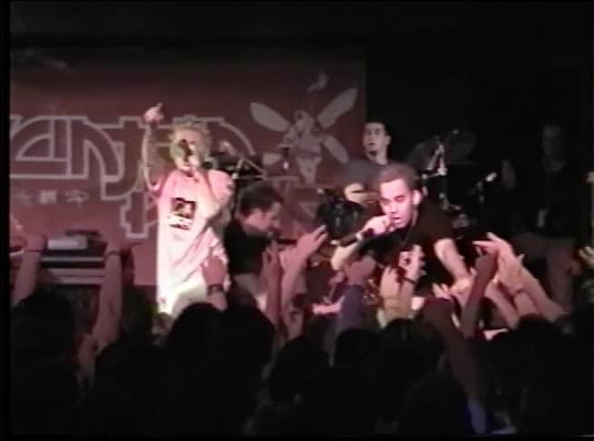 リンキン・パークのインスタグラム：「We hope everyone enjoyed our live commentary on the 2001 Hybrid Theory show. Tune in every Monday and Thursday on @YouTube, as we release two songs from the setlist each day: 🔗 in bio  Up first: With You & Runaway #HybridTheory20」