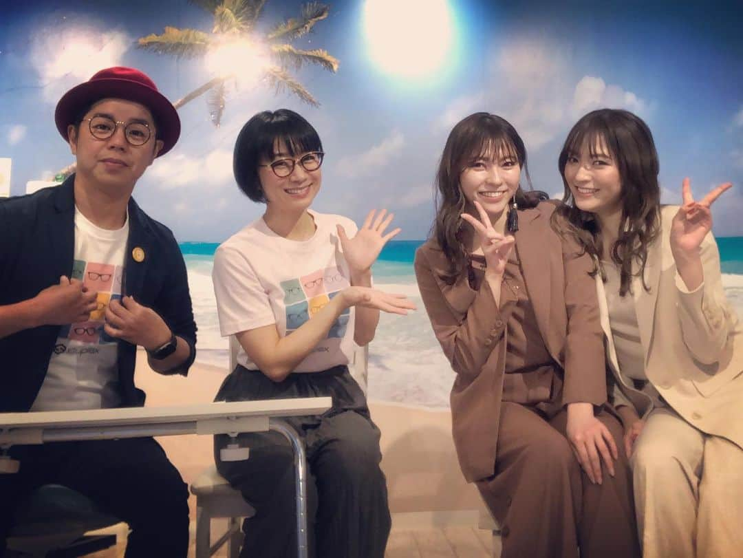 時東ぁみさんのインスタグラム写真 - (時東ぁみInstagram)「instagram番組『ぁみ木曽のメガネ祭り』第6回収録してきました☆ ・ 樋浦姉妹さん SNSでずっと繋がってて、やっと会えて嬉しかったー☆ ・ MC響・小林さん 木曽さんコスプレでこのポーズ…w さすがですw ・ IGTVの更新楽しみにしててくださいね☆ ・ 無観客半額チケットでの応援ありがとうございます！ ・ #時東ぁみ #収録 #無観客 #ぁみ木曽のメガネ祭り #木曽さんちゅう さん #ゲスト #モデル #孫アイドル #樋浦姉妹 さん #ひうら姉妹 さん #樋浦舞花 さん #樋浦結花 さん #mc #響 #小林優介 さん #igtv #igtvchannel #更新 #お楽しみに #スポンサー #ふわクリ便 さん #上州真洗組 さん #suplex さん #衣装提供 #ありがとうございます #スポンサー募集中」4月7日 8時21分 - amitokito