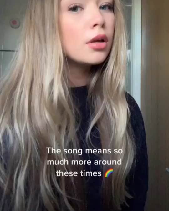 コニー・タルボットのインスタグラム：「🌈with every bit of rain, there is a rainbow...」