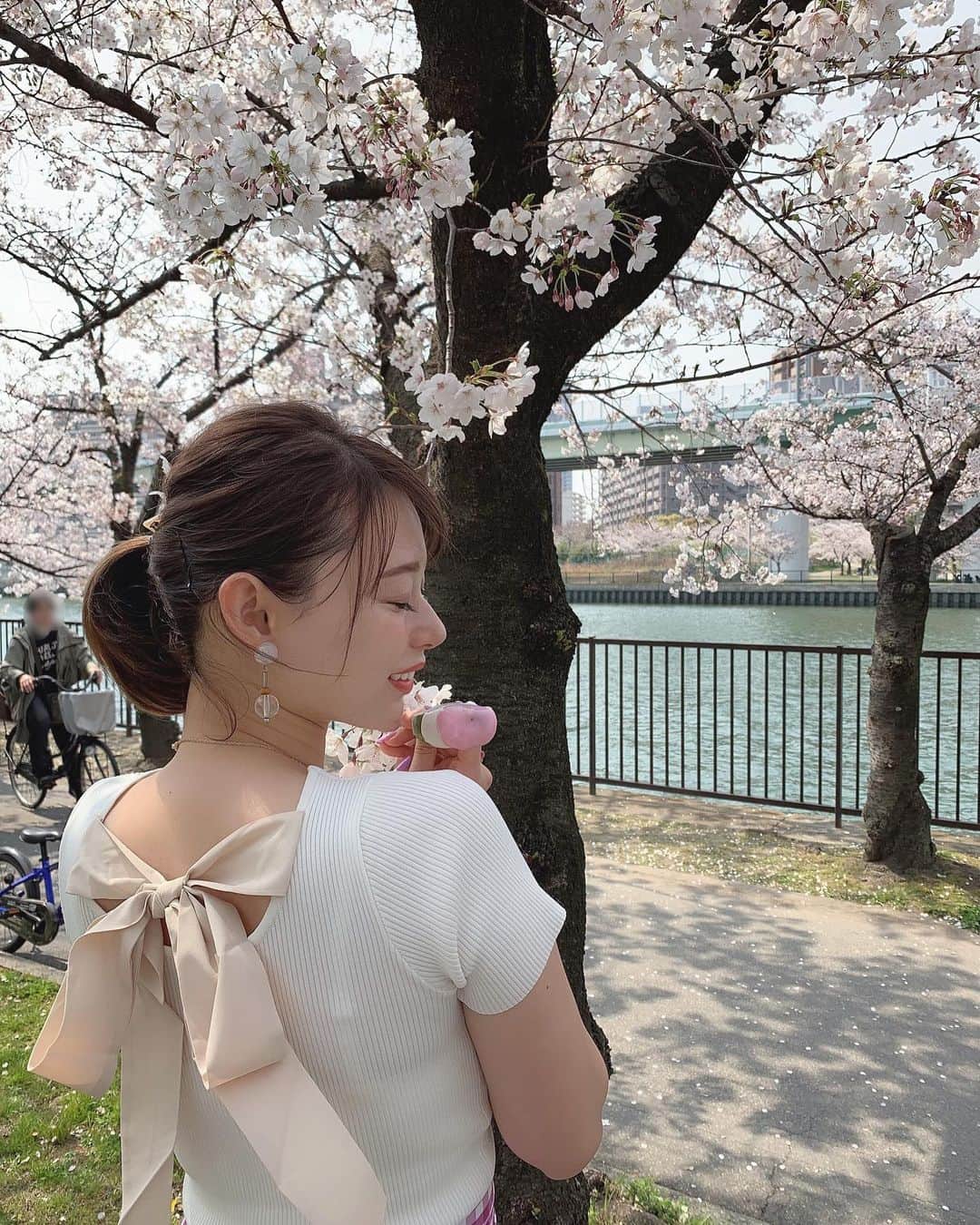 karen okajimaさんのインスタグラム写真 - (karen okajimaInstagram)「ㅤㅤㅤ ㅤㅤㅤ 去年の桜さん🌸 来年またゆっくり見させてね🌸  ㅤㅤㅤ  #お花見 #花より団子 #去年の桜」4月7日 9時59分 - karenokajima0318