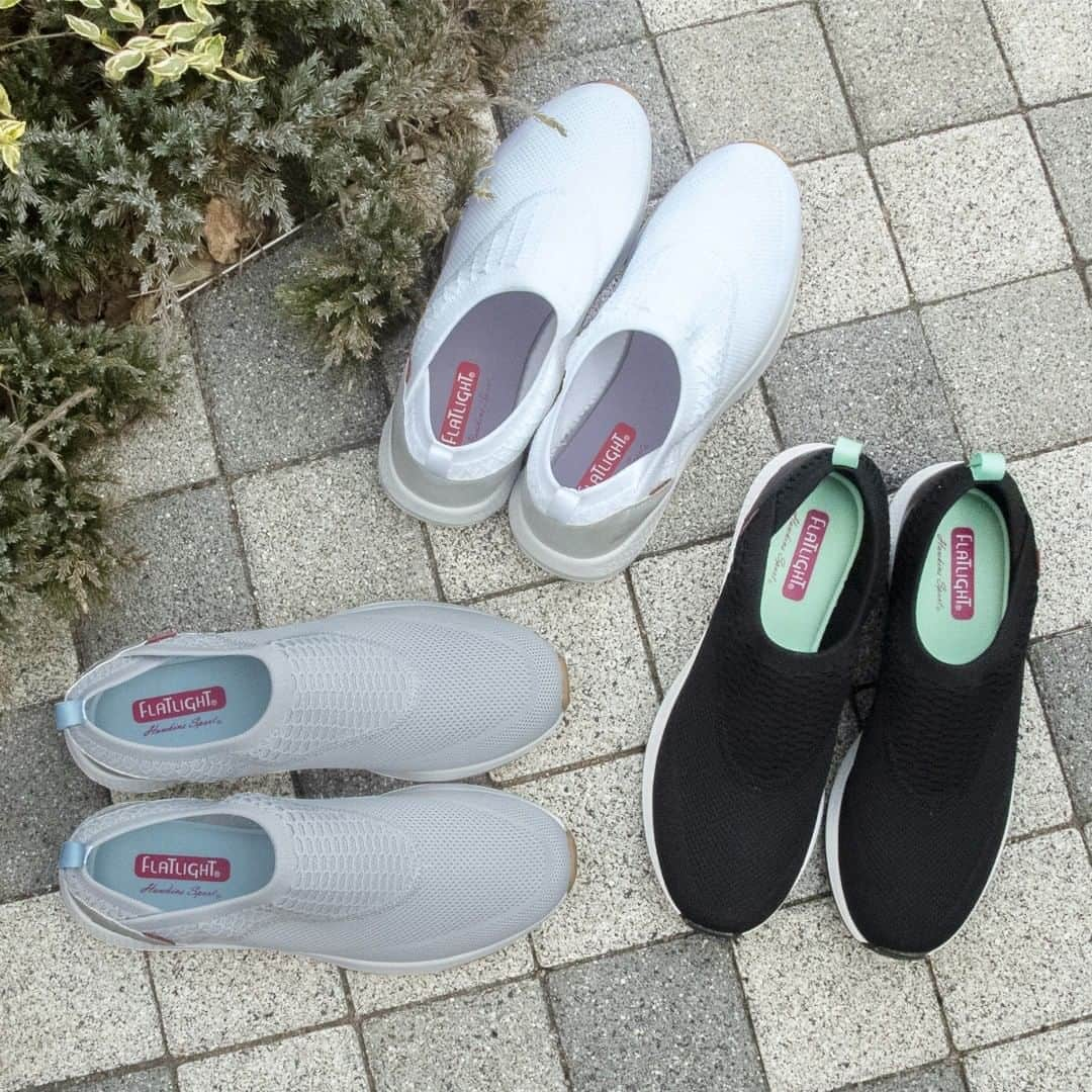 ABCマートさんのインスタグラム写真 - (ABCマートInstagram)「スリッポンタイプの軽量スニーカー👟 シンプルデザインにすっきりシルエットで大人っぽく🎵 低反発クッションで、もっちり柔らかな履き心地❤ . ========== フラットライト　エイブリー HW20261　¥4,900（税別） ========== #hawkins #abcマート #ホーキンス#フラットライト #flatlight #ABCMART #エビマ #ママコーデ」4月7日 11時17分 - abc_mart_japan