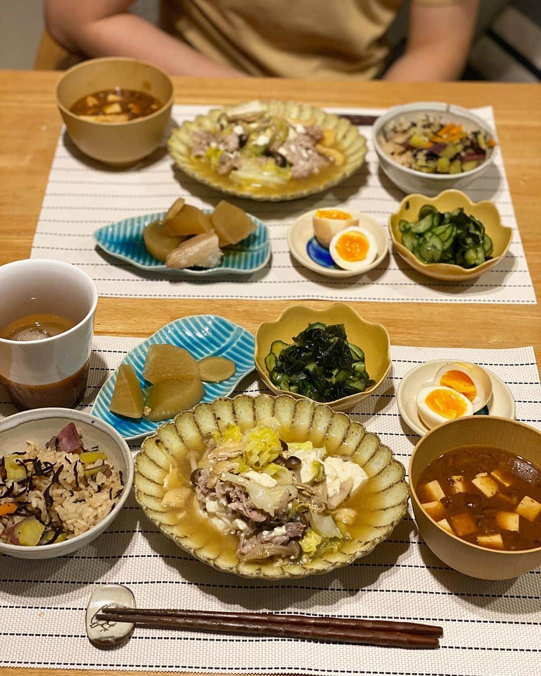 クロさんのインスタグラム写真 - (クロInstagram)「昨日の晩御飯👩🏽‍🍳✨﻿ ﻿ ハマってる「サツマイモご飯」（大量にサツマイモストックしてるので、サツマイモ登場率高め🍠　そこについつい他のものも入れたくなって、ヒジキとニンジンも。サツマイモご飯本来の良さは消えているかも…🍠🍠🍠 ついついね🤦🏽‍♀️）﻿ ﻿ メインの豚キャベツ豆腐はダイエットにも良さそう😚👏🏽これもレンジご飯！！﻿ ﻿ 実家からお裾分けしてもらった「ぶり大根」は別タイミングでも食べてて、ブリがもうなくなって残り1個だったのでピーさんにあげました🥺 ﻿ ﻿ キュウリの酢の物は大量に安く売ってて、ピーさんが好きなの思い出して（忘れてた）作ってみた。キュウリしっかり絞ったらより美味しくなったよ😚﻿ ﻿ 参考にしたレシピなど﻿ 詳しくはブログに書きました✍🏽✍🏽﻿ ﻿ #豚キャベツ豆腐 #サツマイモご飯 #山本ゆり #つくりおき食堂まりえ #まりえご飯﻿ #お家ごはん #dinner #野菜たっぷりご飯 #簡単レシピ #レシピ #電子レンジご飯﻿ #yummy #yum #delistagrammer #homecooking #tokyo #japanesefood #foodporm #instafood #foodstagram #クロリサ的自炊 #おうちご飯 #クッキングラム #新米主婦 #晩ごはん #instagood #instalike #tokyo #可愛い #大好き #お家ご飯」4月7日 11時13分 - kuro_risa