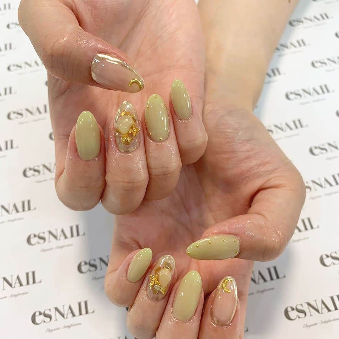 esNAILさんのインスタグラム写真 - (esNAILInstagram)「. 春グリーンネイル🌿 . .  #nail#nails#nailart#naildesign##esnail_shibuya#gelnail#ネイル#エスネesnailイル#ジェルネイル#esネイル#ネイルデザイン#美甲#tokyo#shibuya#newnail#渋谷店#新宿店#吉祥寺店#大宮店#名古屋店#大阪店#福岡店 @esnail_la」4月7日 11時43分 - esnail_japan