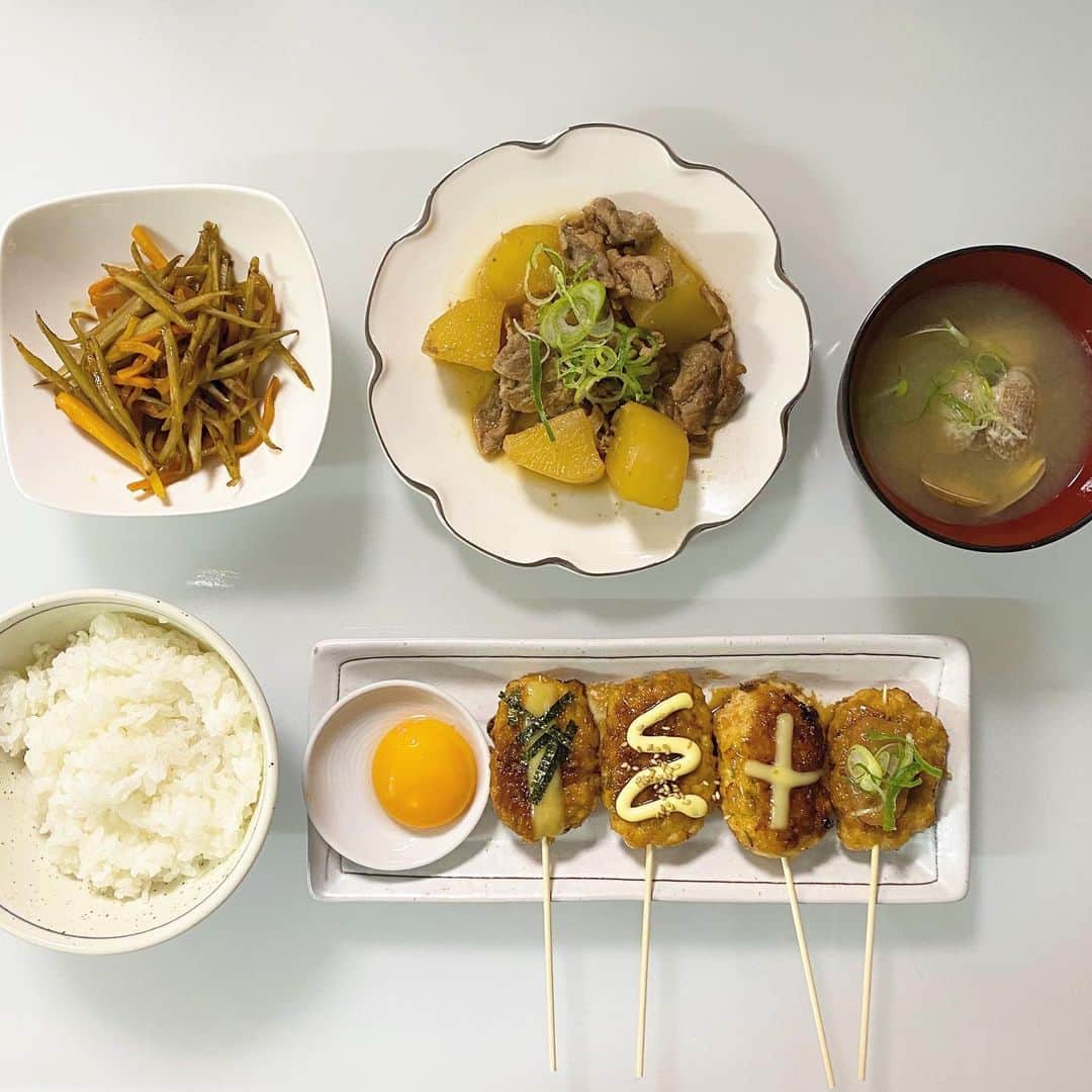 のインスタグラム：「結論和食が1番好き‪‪☺︎ 普段は外食する時も和食多めかもっ‬ . . . .  #えまずきっちん👶🏼#おうちごはん#おうちごはんlover#おうちごはん部#おうちかふぇ#おうちカフェ#おうちカフェごはん#手料理#手料理日記#手料理グラム#料理記録#料理女子#手作り料理#手作りご飯#今日の献立#献立日記#献立記録#和食ごはん#和食献立#和食器のある暮らし#japanesefood#japanesestyle#つくね#月見つくね」