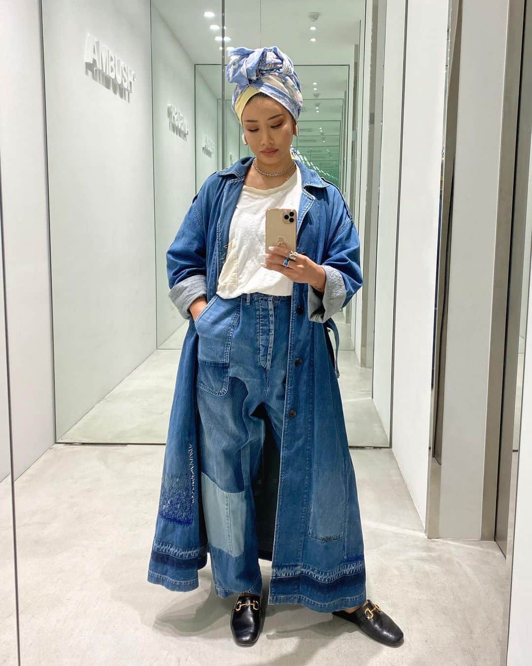 YOONさんのインスタグラム写真 - (YOONInstagram)「Tuesday at the studio. Got my makeup done but too lazy to deal with hair...」4月7日 12時09分 - yoon_ambush