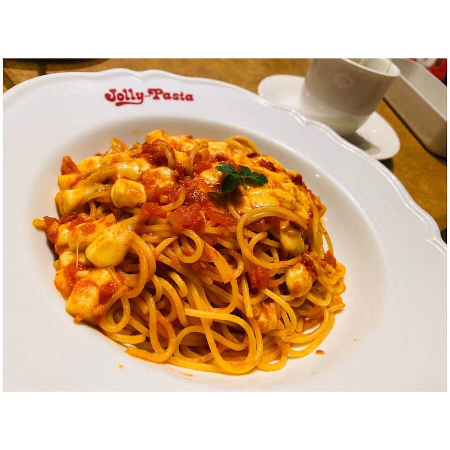 有明ゆなさんのインスタグラム写真 - (有明ゆなInstagram)「仕事終わりにしっかり食べた✌︎ サラダが大きくて嬉しかった！ . . . . #サラダ #salad #パスタ #パスタ好き #パスタ🍝 #ぱすた #pasta #pasta🍝」4月7日 12時48分 - ariake_yuna