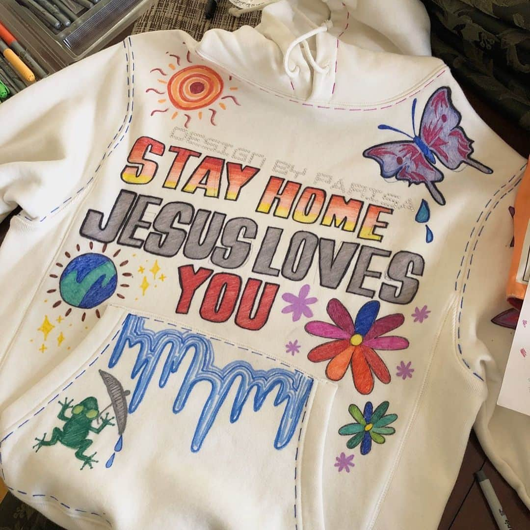 parisaさんのインスタグラム写真 - (parisaInstagram)「My cute little painting vol2 🎨  今回も誰の手元に届くか楽しみ😍 @converse #createathome #weareallstars #designbyparisa」4月7日 13時00分 - parisakanno