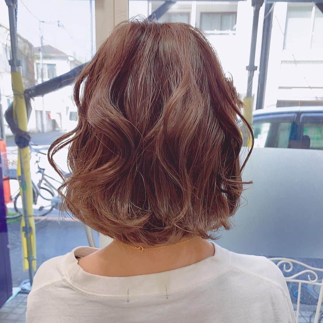 木内くるみさんのインスタグラム写真 - (木内くるみInstagram)「暗めに！ 薔薇の髪の毛してもらったよ🥀 #ショートヘア #メイズ #ヘアーアレンジ #サロモ #サロモ募集」4月7日 14時09分 - kurumi_kiuchi