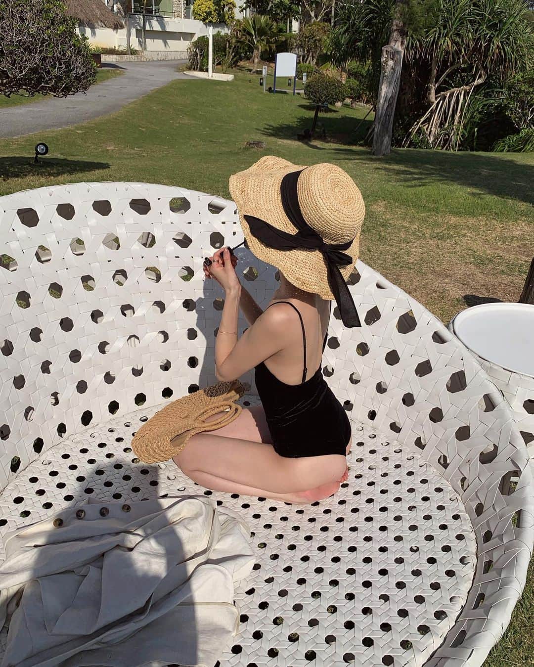 小嶋梨奈さんのインスタグラム写真 - (小嶋梨奈Instagram)「沖縄の思い出は 載せれない写真がほとんど。笑  くだらない写真ほど 見返したときにクスクスって笑えて、 すき♡♡ 落ち着いたら 次こそは海外にゆこーね☺︎ #沖縄 #swimsuit #bikini #水着」4月7日 14時48分 - corina_718