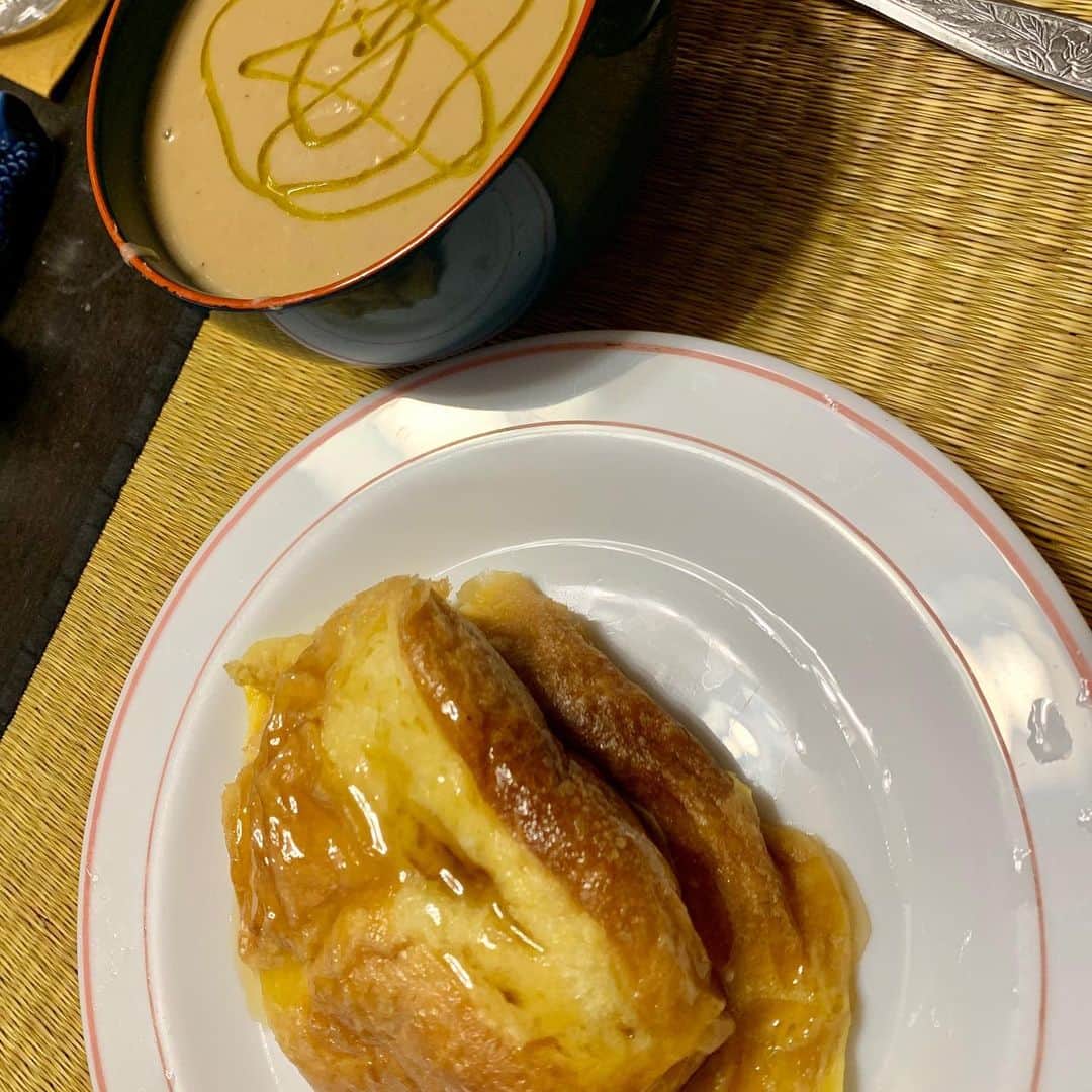 高嶋政宏のインスタグラム：「変態グルメでもお世話になった博多の伴ノ字さんのフレンチトーストとPicardの栗とポルチーニのスープ！ 前〜に送ってもらったのandずいぶん前に買った冷凍食品大会！ #masahirotakashima #伴ノ字 #picard #hakata #fukuoka #tokyo #japan」