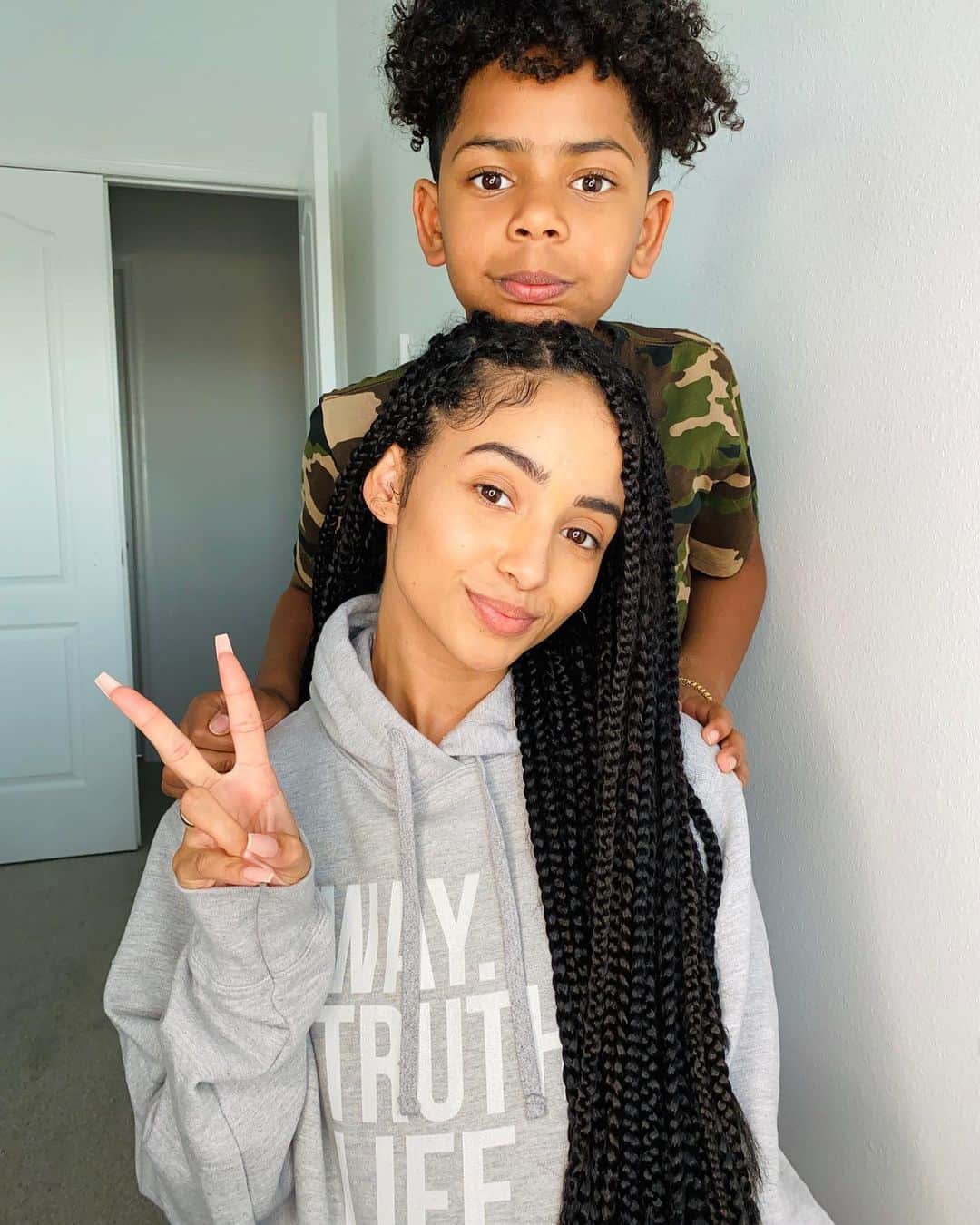 ケイラ・フィリップスのインスタグラム：「Me and Tru just uploaded on YouTube▶️ Click the Link in my bio」