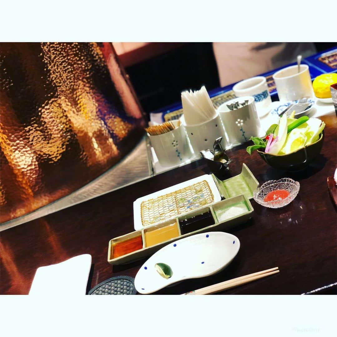 影山祥子さんのインスタグラム写真 - (影山祥子Instagram)「大阪といえば、串かつ。 とっても高級な串かつのお店を予約してくれてました😭🧡 最初場所間違えちゃったのはそれもまた思い出🤫 . 高級な串かつは30本いけます😍 まじで、どれも美味しかった💓 のどぐろは優勝でした← 三大珍味はすばらしいでした← バルサミコで凡って書いてあってわあ😍ってはしゃぐ私← とにかくどれもさっぱりしてて軽くて美味しかった😍💓 最後のデザートにはbirthdayかいてあって感動😭💓 本当に @am1111ma さんはやってくれます🥺💓 本当にご馳走様でした😭💓 . . #大阪グルメ #高級　#串かつ　#凡　#串かつ凡　#はなれ　#最高 #美味しかった　#感動　#ぺろっといけちゃう　#オススメ　#誕生日　#ありがとう　#Special #thanks #birthday #oosaka #kushikatsu #gourmet #food」4月8日 0時30分 - sacco324