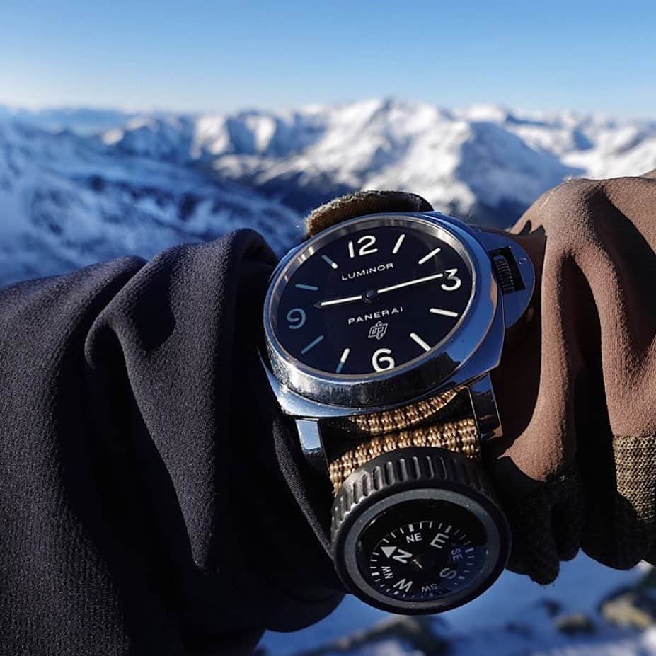 パネライのインスタグラム：「A beautiful wrist shot of an iconic logo dial. Who says these watches are only for diving? Pic by @piotr_ma #paneraicentral」
