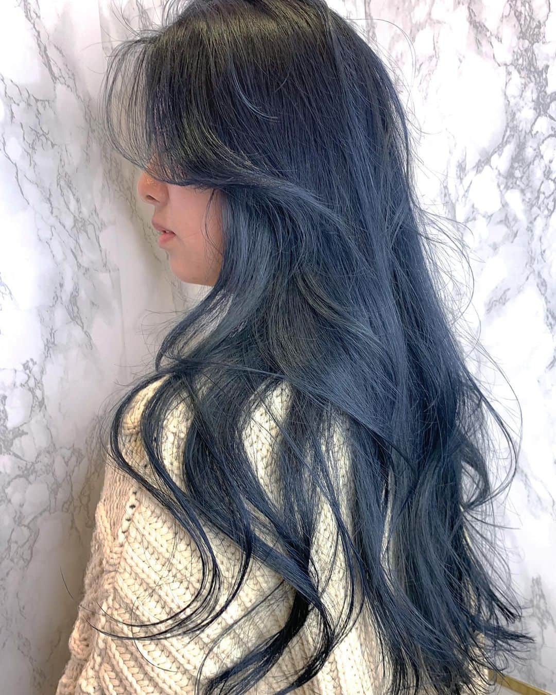 原涼香のインスタグラム：「" スジみたいな 🖤 " 【 🇰🇷Kordan layer cut × Navy blue 】 スジの大人っぽい色気のある雰囲気、 スタイルって憧れる❤︎ ㅤㅤㅤㅤㅤㅤㅤㅤㅤㅤㅤㅤㅤ 以前来てくださったお客様❤︎」
