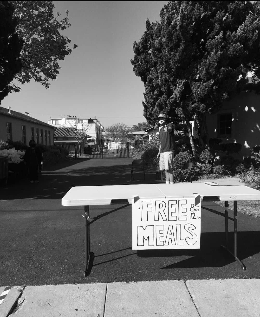 ペイトン・リストのインスタグラム：「If you’re in LA in need of a meal or know someone who is please share. ♥️」