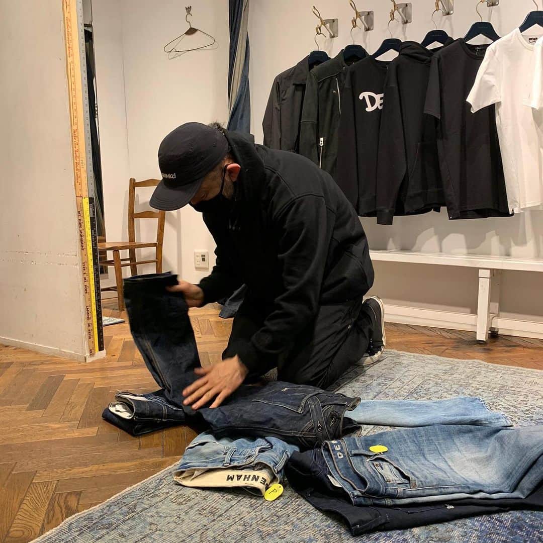 denham_japanさんのインスタグラム写真 - (denham_japanInstagram)「Emergency declaration Tokyo.  #非常事態宣言#負けるな日本 #みんなでみらいを #のりきろう #不要不急の外出は控えましょう #denham #お店に感謝」4月8日 1時30分 - denham_japan_by_aki_negishi