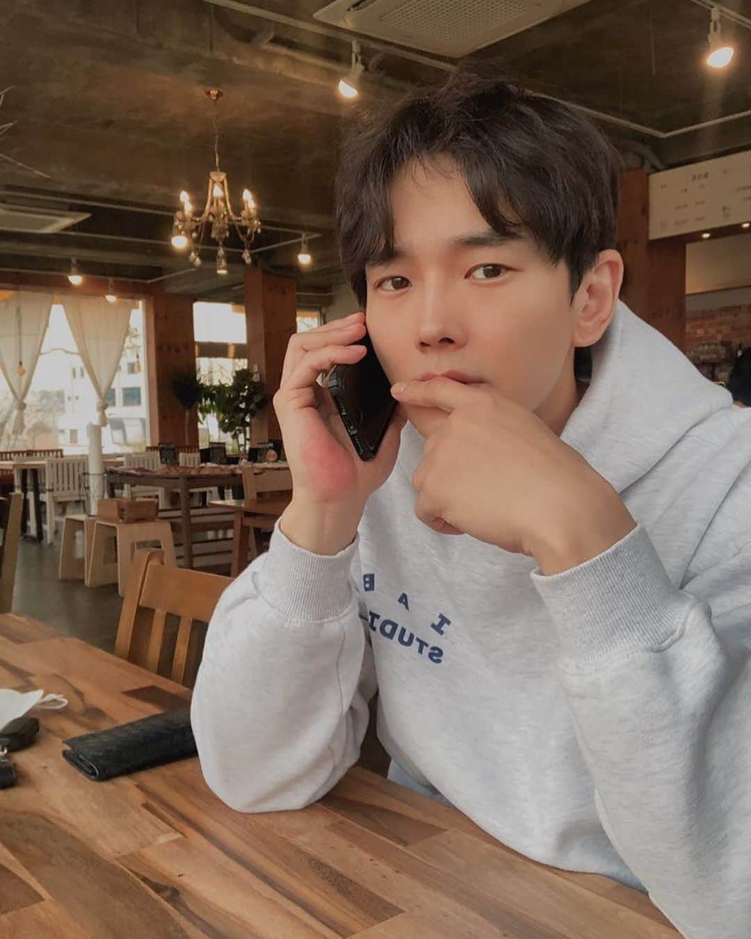 オン・ジュワンのインスタグラム：「그냥 올려봄~📸」