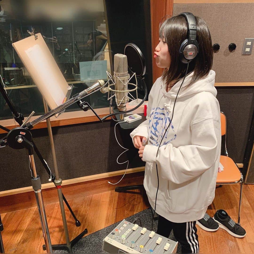 のインスタグラム：「いつかの燐舞曲REC  #D4D#燐舞曲 #青柳椿 #眩暈sirenさんのパーカー #モバイルバッテリーのステッカー可愛いでしょ」